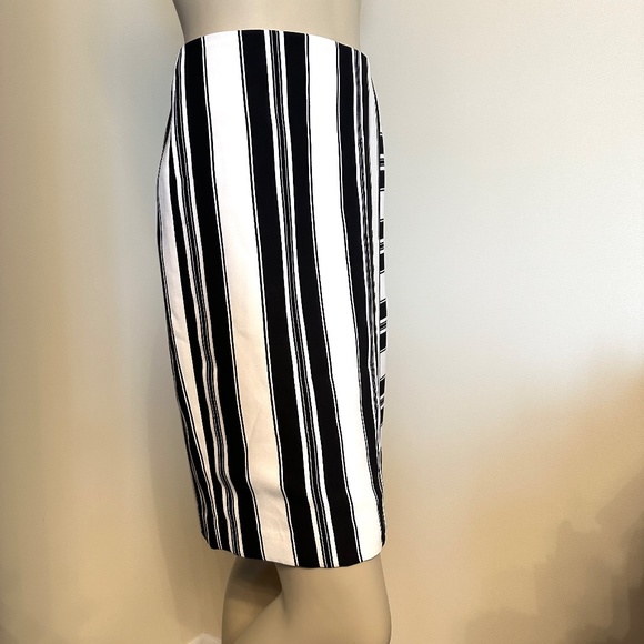 Simons Icone black & white skirt - Picture 3 of 10